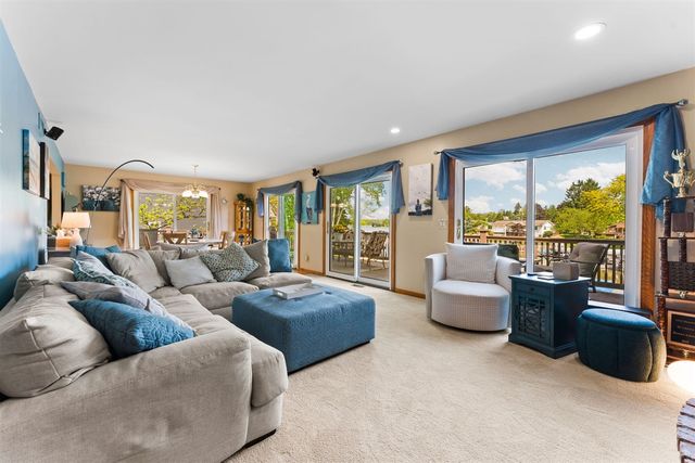 7490 Ledgewood Drive, Fenton, MI 48430