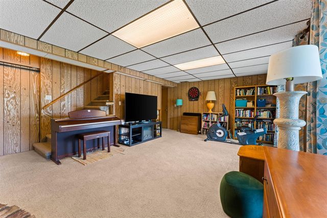 7490 Ledgewood Drive, Fenton, MI 48430