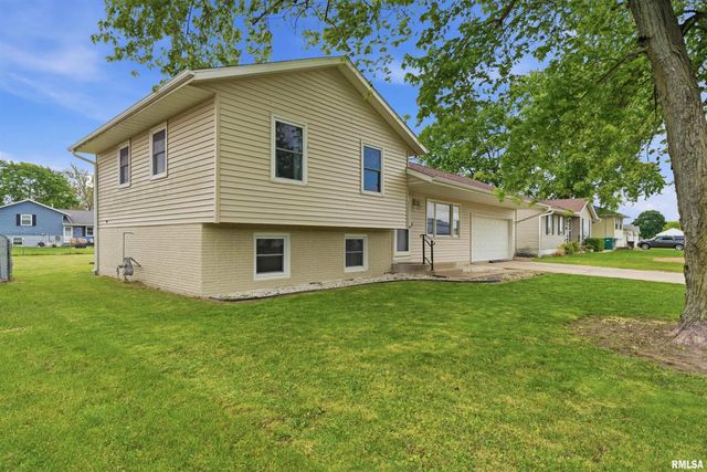2702 S SKYWAY Road, Peoria, IL 61607