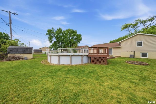 2702 S SKYWAY Road, Peoria, IL 61607