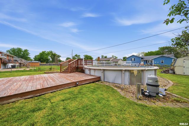 2702 S SKYWAY Road, Peoria, IL 61607