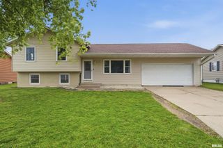 2702 S SKYWAY Road, Peoria, IL 61607