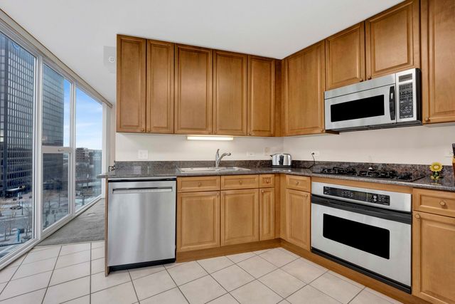 1580 sherman Avenue 906, Evanston, IL 60201