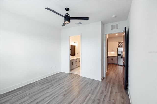 1420 LAKEFRONT DRIVE 4204, Sarasota, FL 34240