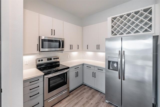 1420 LAKEFRONT DRIVE 4204, Sarasota, FL 34240