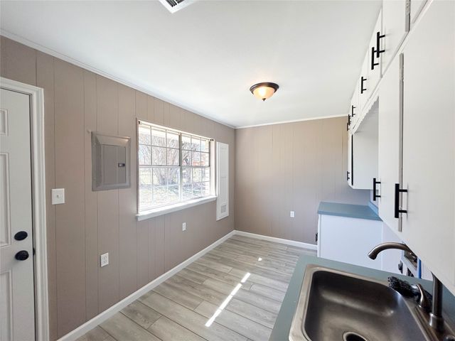 1005 Sunset Drive, Ennis, TX 75119