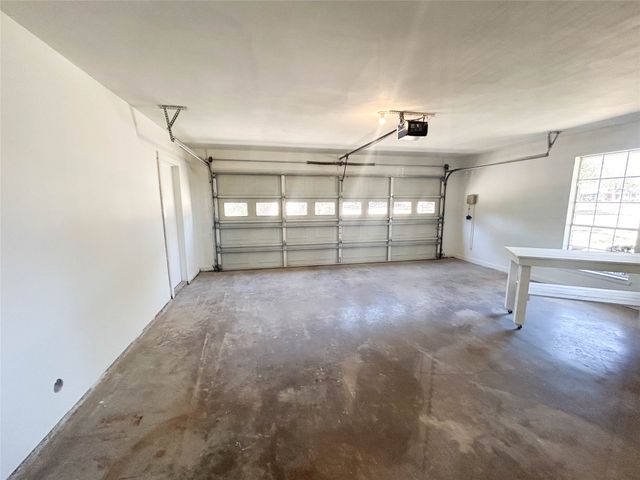 1005 Sunset Drive, Ennis, TX 75119