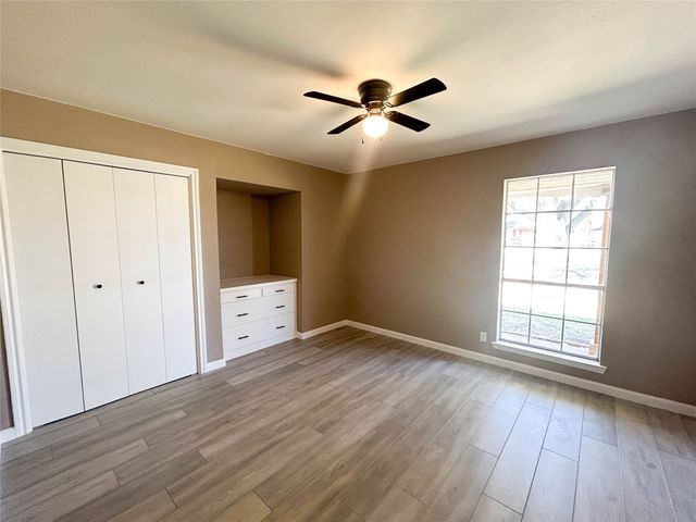 1005 Sunset Drive, Ennis, TX 75119