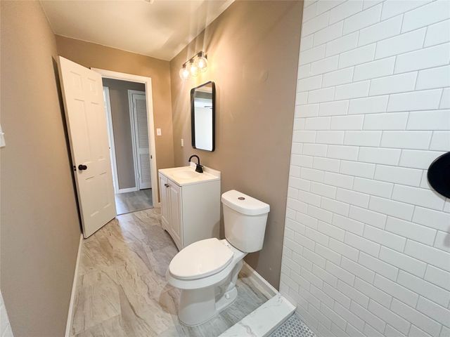 1005 Sunset Drive, Ennis, TX 75119