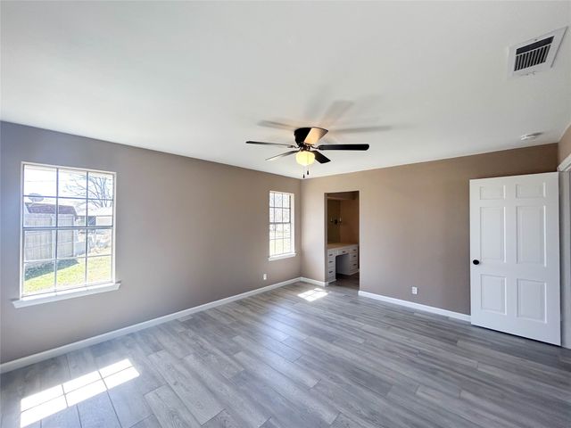 1005 Sunset Drive, Ennis, TX 75119
