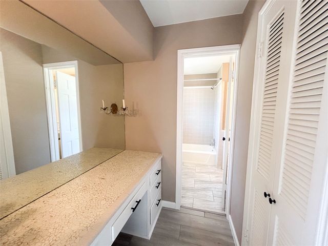 1005 Sunset Drive, Ennis, TX 75119