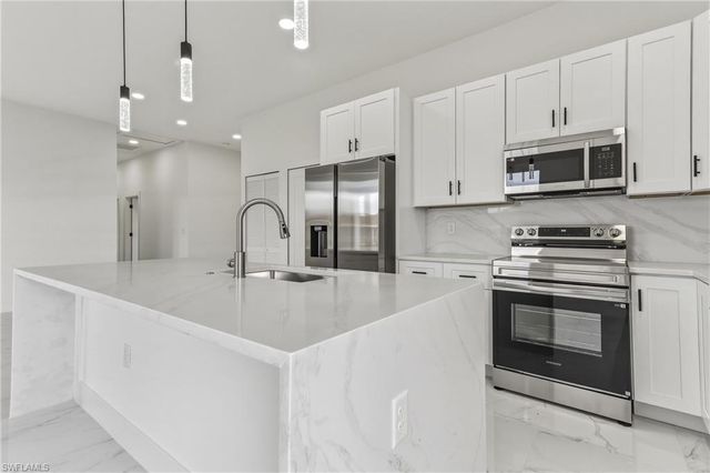 4002 9th ST SW, Lehigh Acres, FL 33976