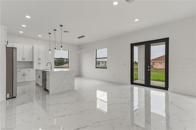 4002 9th ST SW, Lehigh Acres, FL 33976