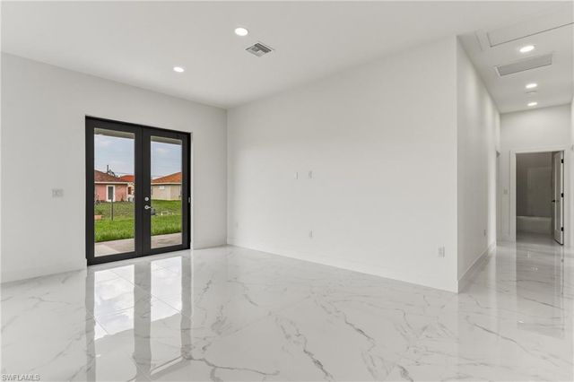 4002 9th ST SW, Lehigh Acres, FL 33976