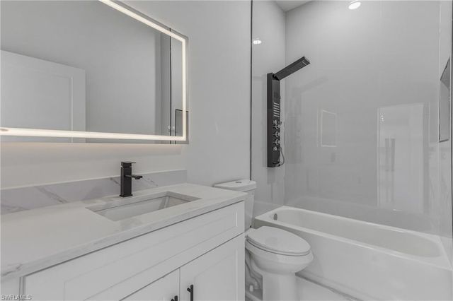 4002 9th ST SW, Lehigh Acres, FL 33976