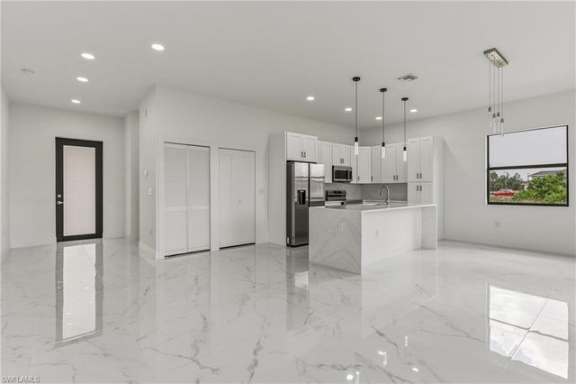 4002 9th ST SW, Lehigh Acres, FL 33976