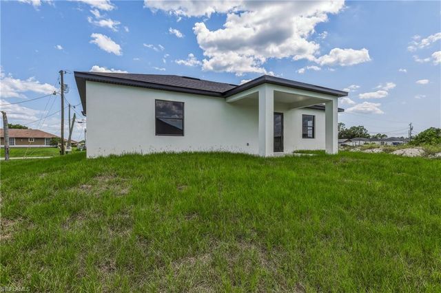 4002 9th ST SW, Lehigh Acres, FL 33976