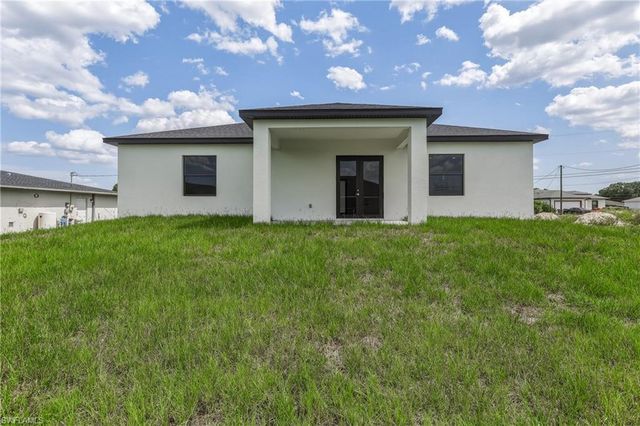 4002 9th ST SW, Lehigh Acres, FL 33976