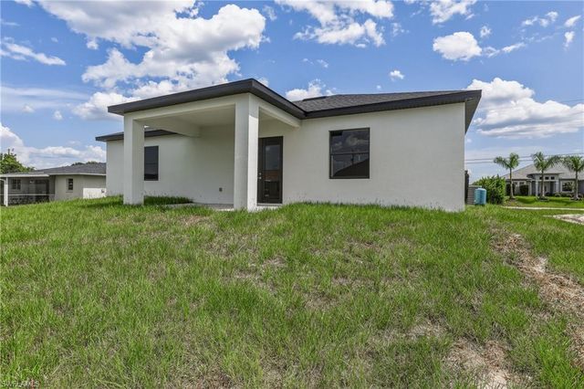 4002 9th ST SW, Lehigh Acres, FL 33976