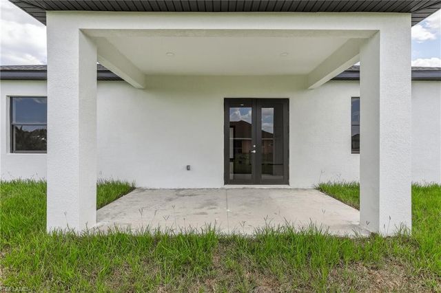 4002 9th ST SW, Lehigh Acres, FL 33976