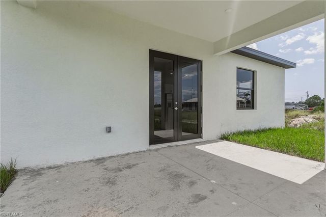 4002 9th ST SW, Lehigh Acres, FL 33976