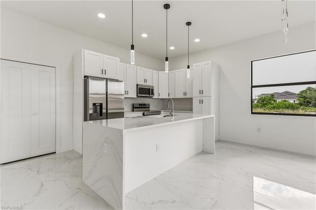 4002 9th ST SW, Lehigh Acres, FL 33976