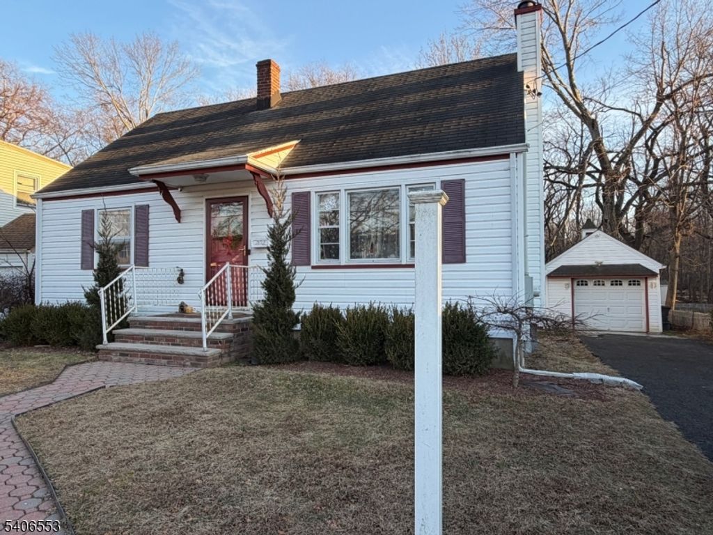 202 Glenside Pl, North Plainfield Boro, NJ 07060