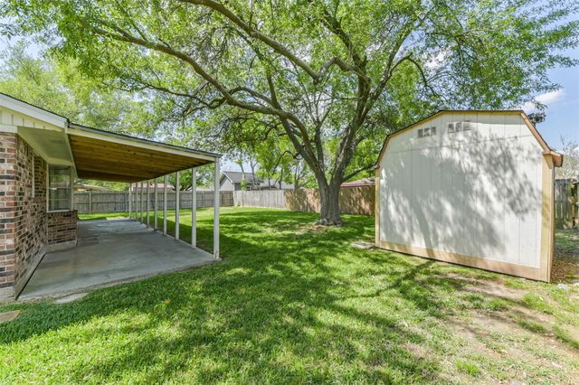 2415 Heather Street, Highlands, TX 77562