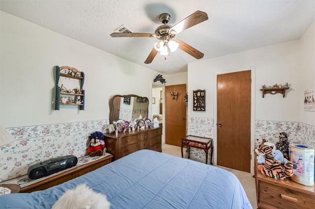 2415 Heather Street, Highlands, TX 77562