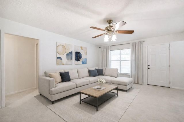2415 Heather Street, Highlands, TX 77562