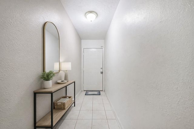 2415 Heather Street, Highlands, TX 77562