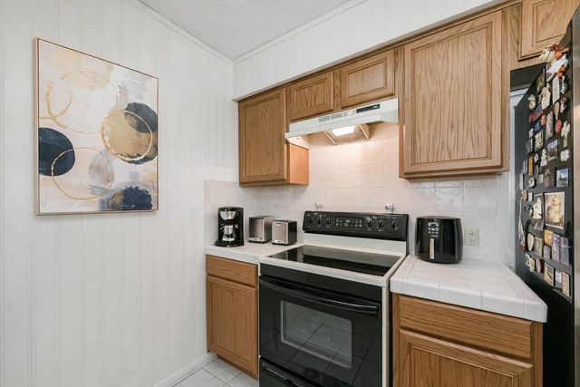 2415 Heather Street, Highlands, TX 77562