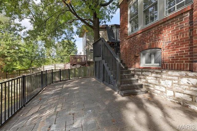 7118 Pershing Avenue, University City, MO 63130