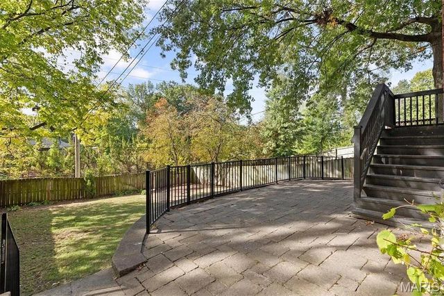 7118 Pershing Avenue, University City, MO 63130