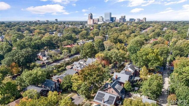 7118 Pershing Avenue, University City, MO 63130