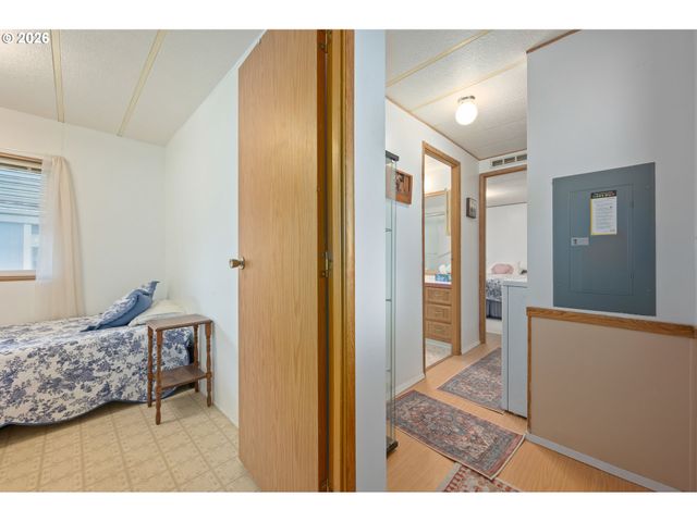 1475 GREEN ACRES Rd 91, Eugene, OR 97408