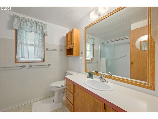 1475 GREEN ACRES Rd 91, Eugene, OR 97408