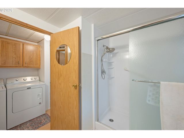 1475 GREEN ACRES Rd 91, Eugene, OR 97408