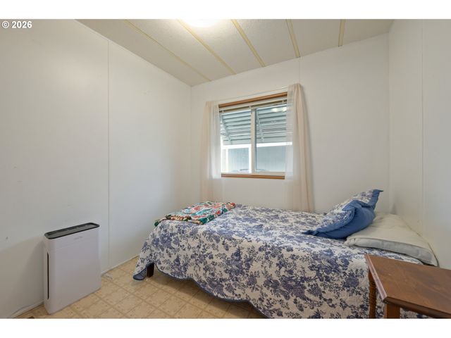1475 GREEN ACRES Rd 91, Eugene, OR 97408