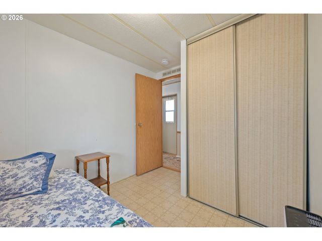 1475 GREEN ACRES Rd 91, Eugene, OR 97408