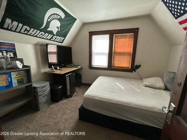 556 N Hagadorn Road, East Lansing, MI 48823