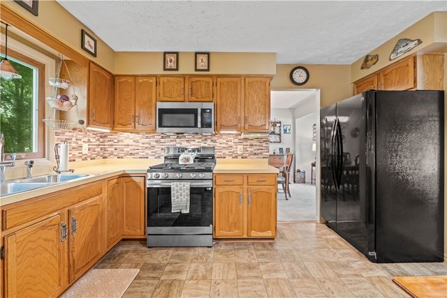 18 Mathew Lane, Greece, NY 14626
