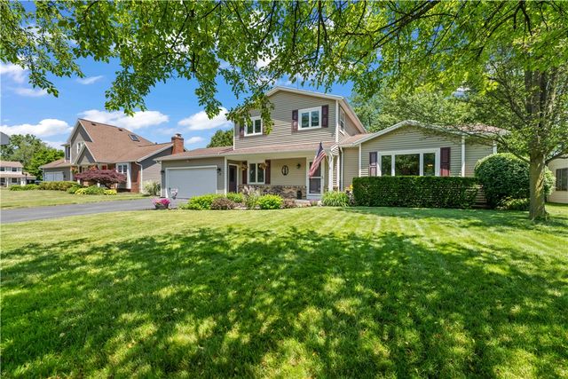 18 Mathew Lane, Greece, NY 14626