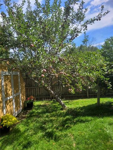 18 Mathew Lane, Greece, NY 14626