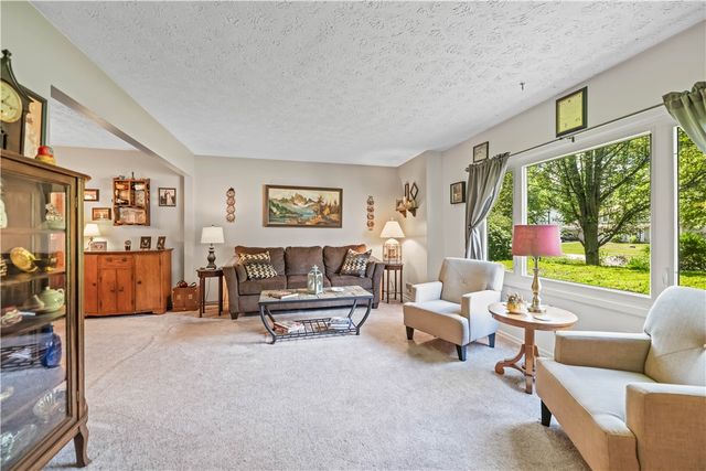 18 Mathew Lane, Greece, NY 14626