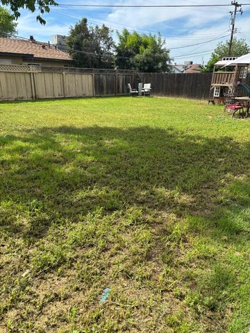 517 Pinion Street, Los Banos, CA 93635