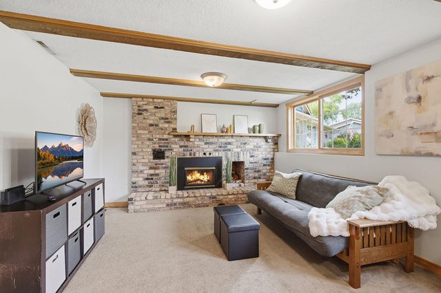 172 Strese Circle, Apple Valley, MN 55124