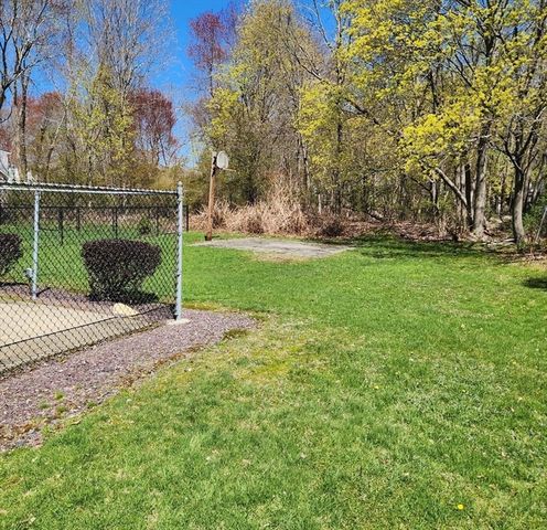 471 Union St, Rockland, MA 02370
