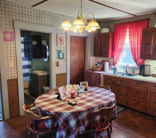 471 Union St, Rockland, MA 02370