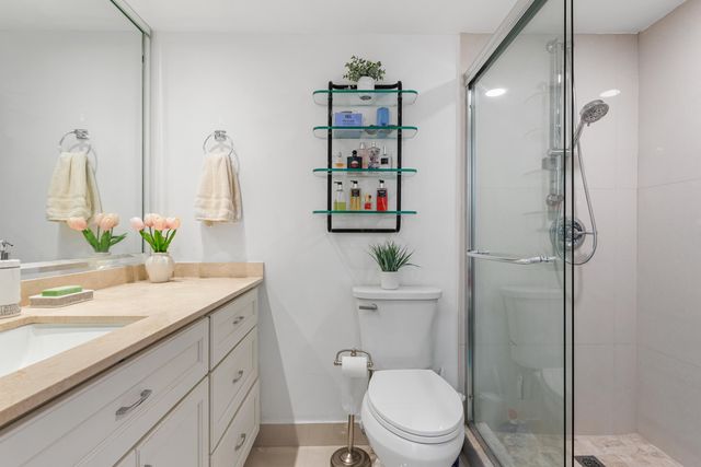 3499 Oaks Way 407, Pompano Beach, FL 33069
